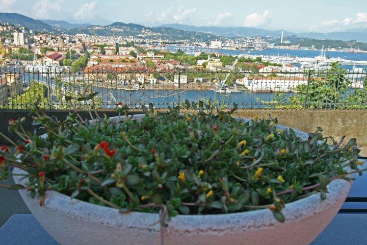 La Finestra Sul Golfo Affittacamere La Spezia Exterior photo